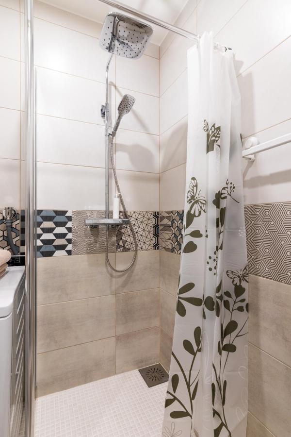 Dzīvoklis Charming 1br In Superb Location, Free Parking & Wi-fi *